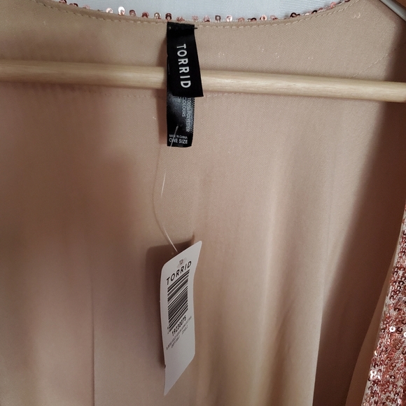 NWT Torrid Champagne Sequin Ruana. One Size. - Picture 4 of 6